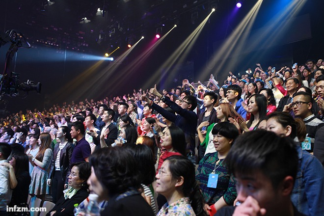 开云体育-Rookie迎来七赛季出色发挥，巴黎圣日耳曼观众热烈欢呼！-开云体育