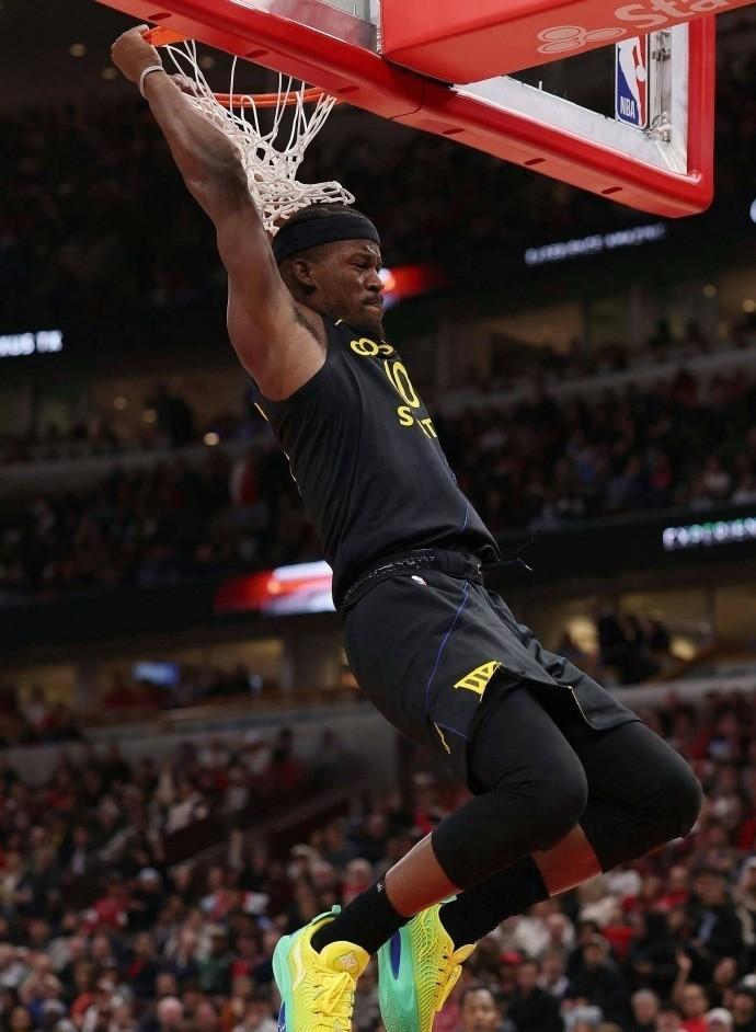 开云手机入口-巴特勒迎来七赛季出色发挥，澳大利亚队观众热烈欢呼！比赛高潮迭起-开云手机入口